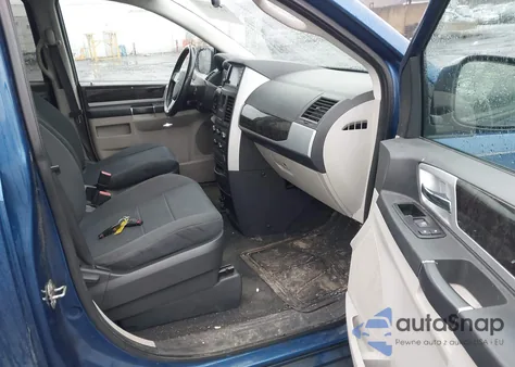 2010 Dodge Grand Caravan Sxt z USA, uszkodzony, nr VIN 2D4RN5D1XAR107334